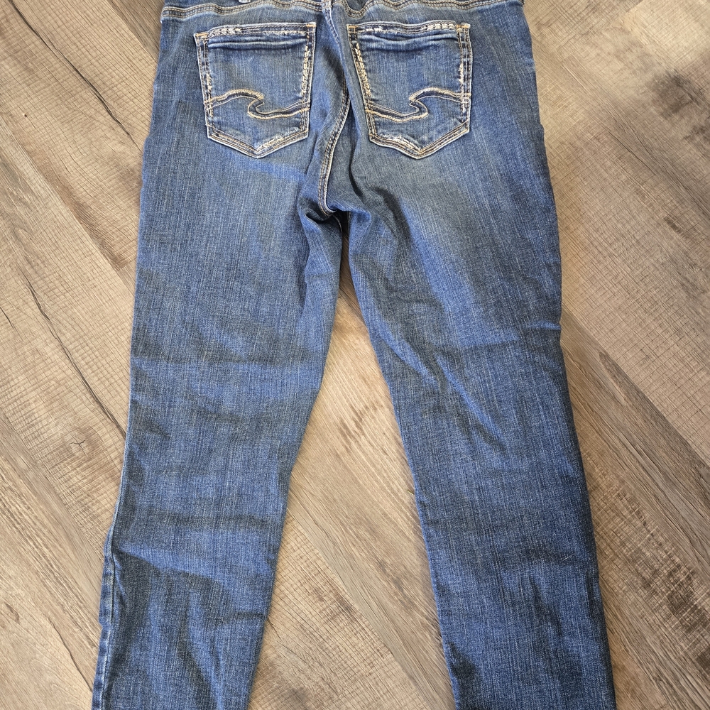 Silver Jeans Medium Wash Ankle Crop Jeans - Picture 2 of 3